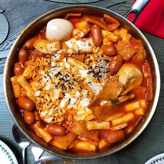 Lau tokbokki Ha Noi Korean Cuisine Ao Sen