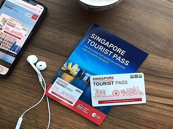 Nên sử dụng thẻ Singapore Tourist Pass hay thẻ EZ Link?